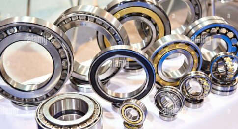 bearings-of-different-sizes-in-the-showcase-of-the-exhibition-T3FTBA